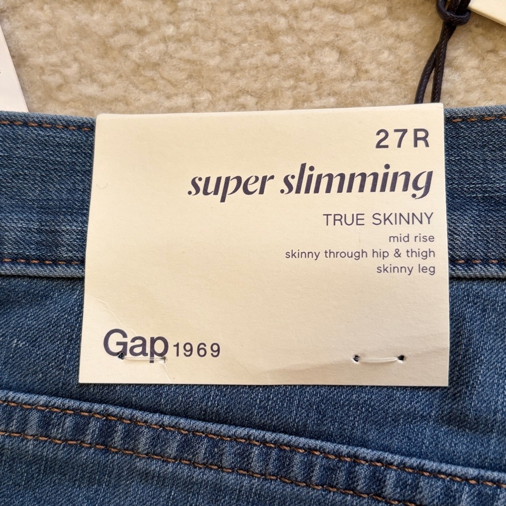 GAP Women's Skinny Jeans - Picture 7 of 12